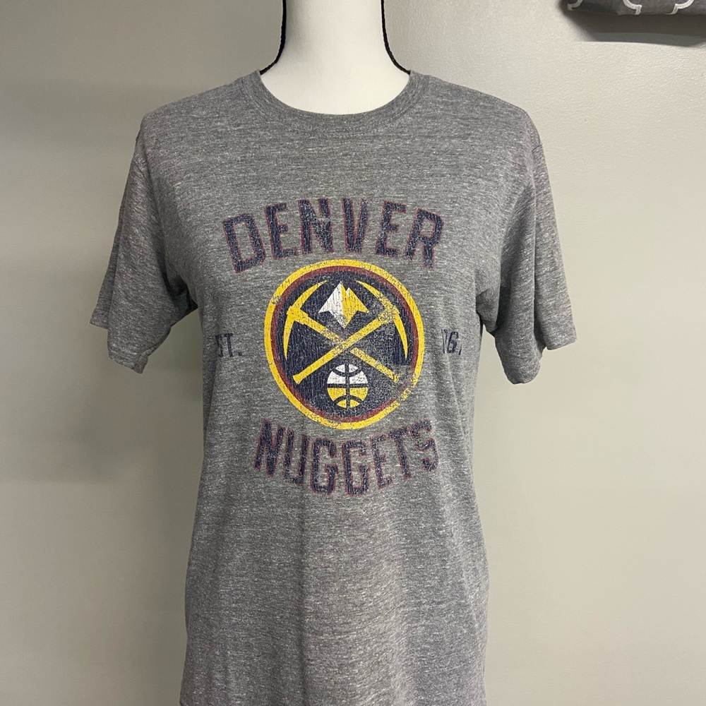 Gray Fanatics Denver Nuggets T-Shirt